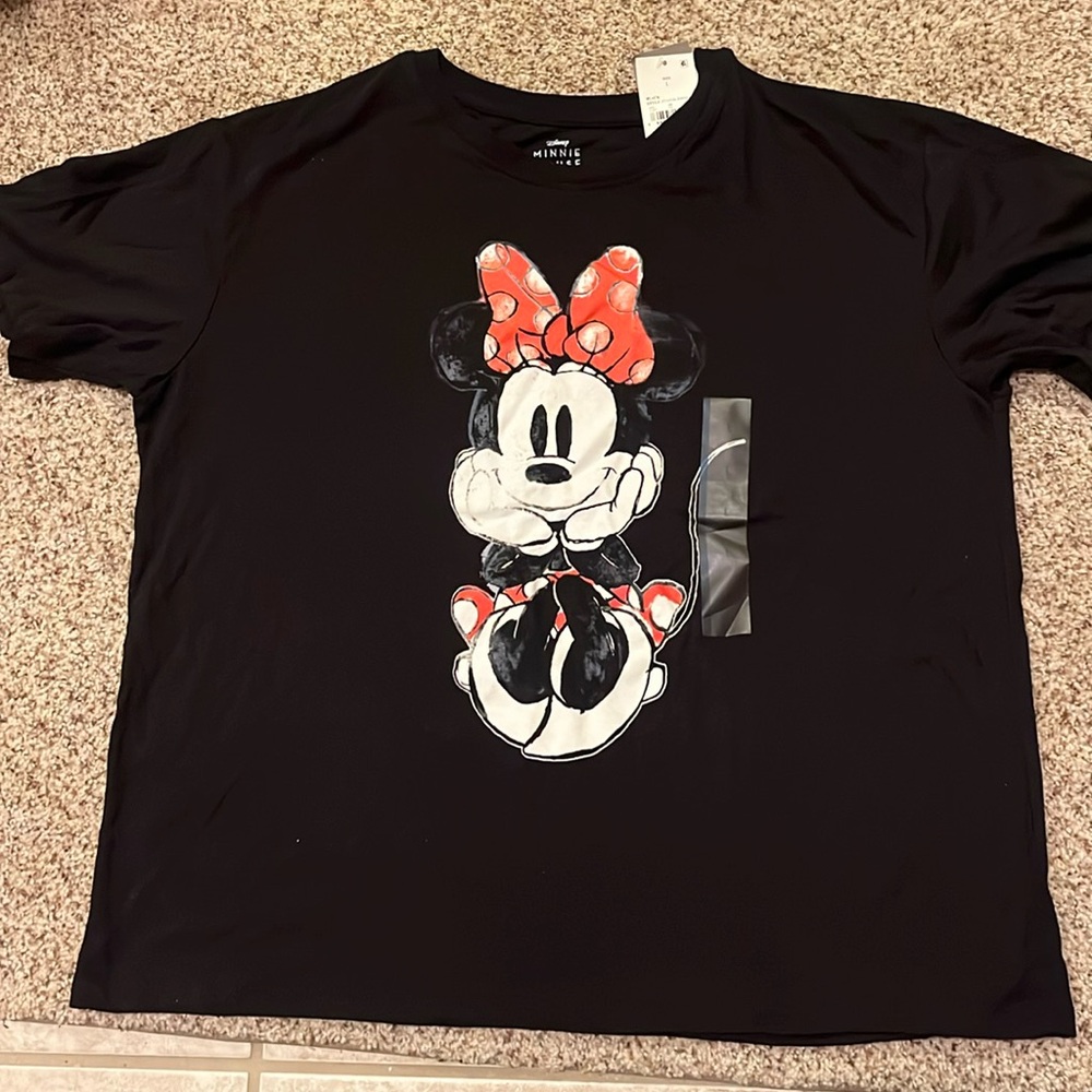 Minnie Mouse graphic tee
